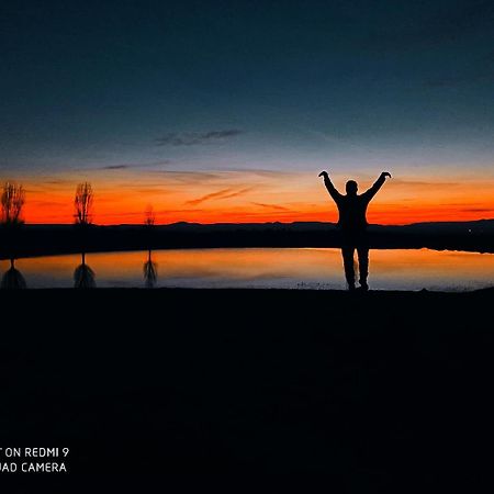 Apartamento Turistico El Esquilon Кальсадилья Экстерьер фото